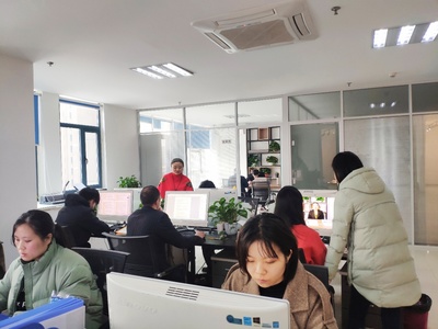 臻美 以教育咨詢服務為舟，為迷途少年點亮歸航的燈塔